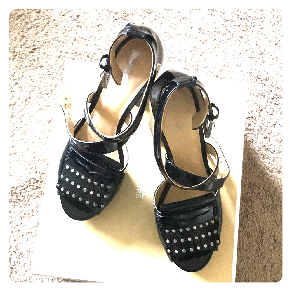 Micheal Kors Lindy Platform Black